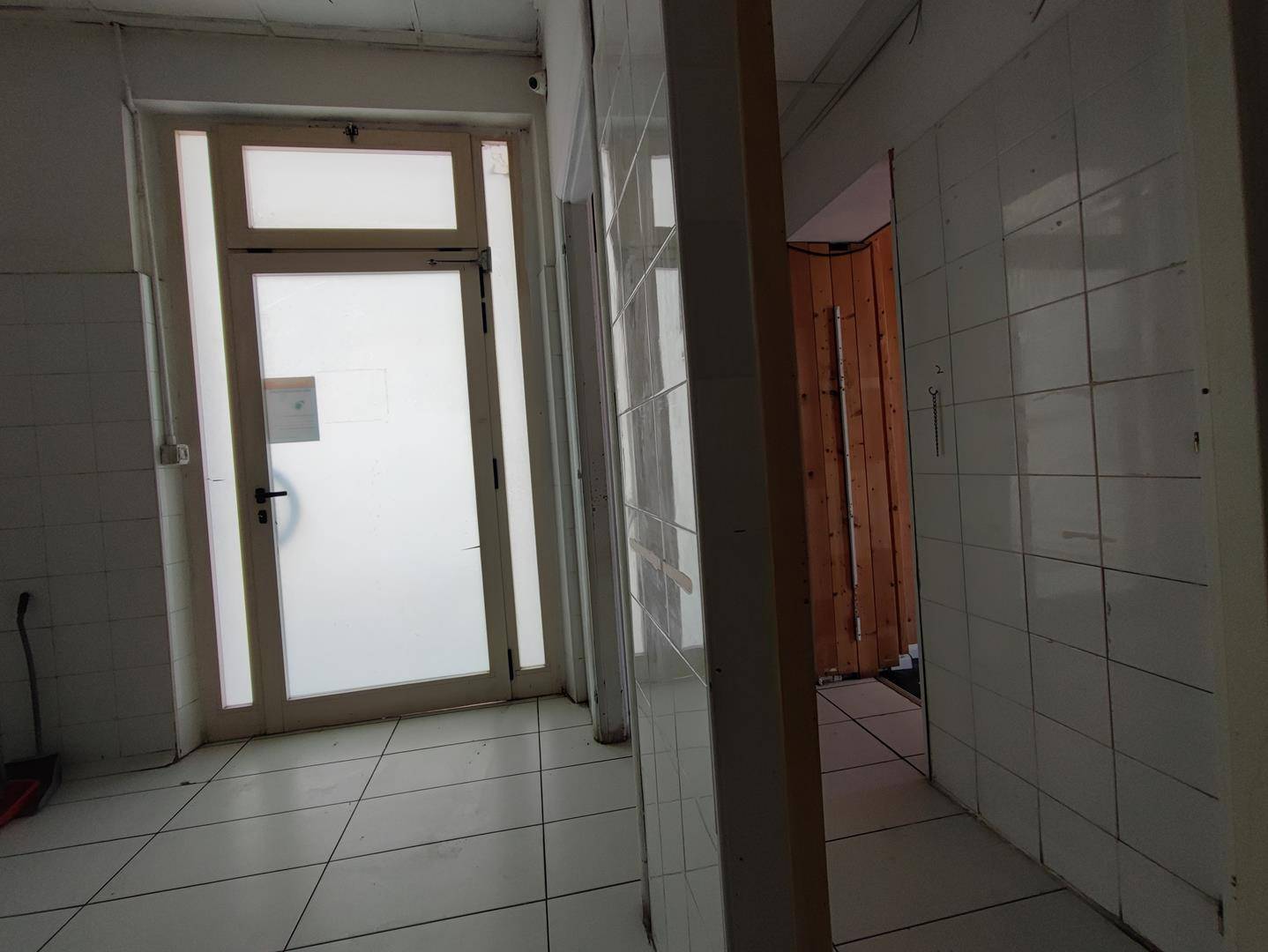 Locale commerciale in vendita a Pescara, Zona Nord