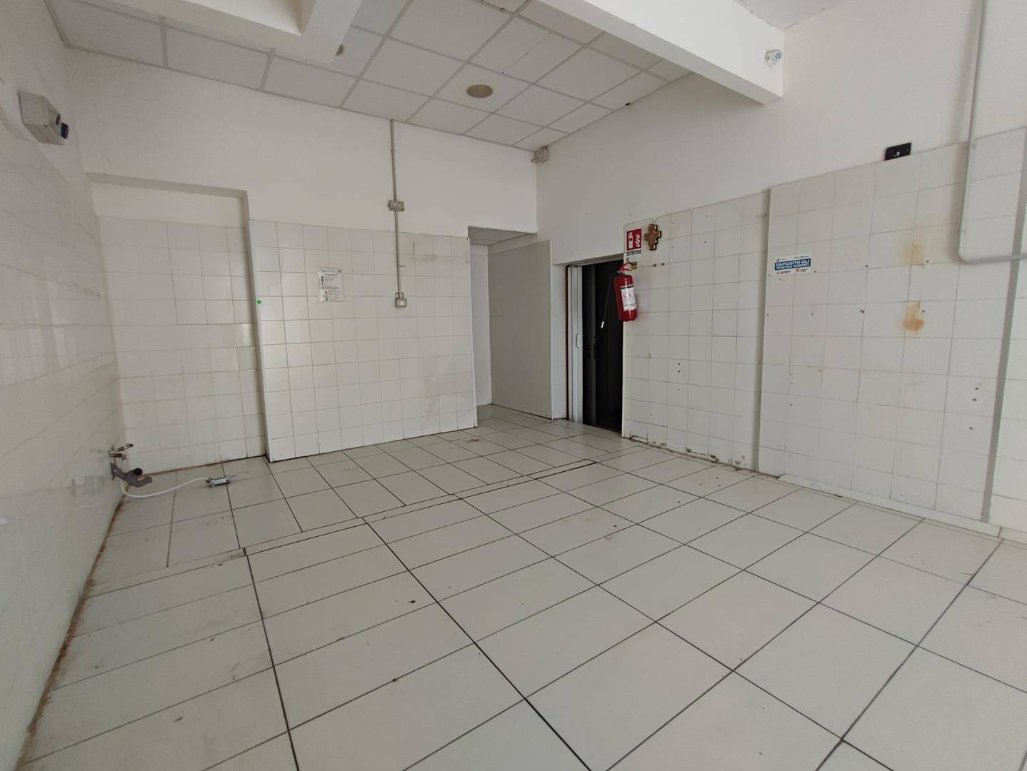 Locale commerciale in vendita a Pescara, Zona Nord