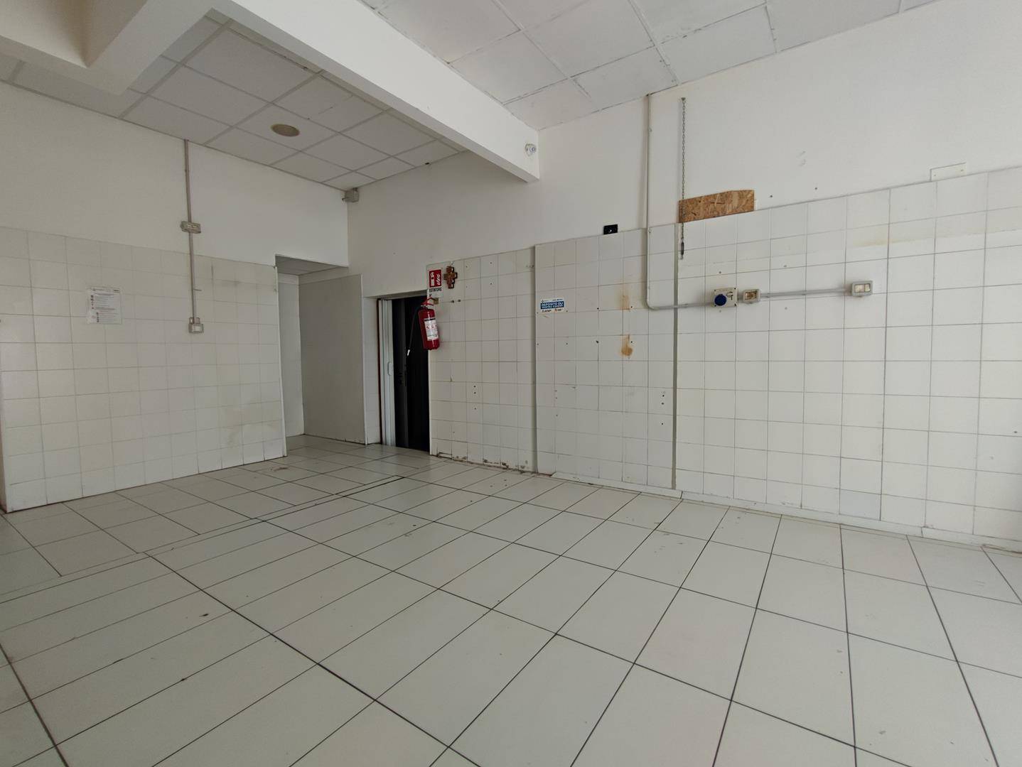 Locale commerciale in vendita a Pescara, Zona Nord