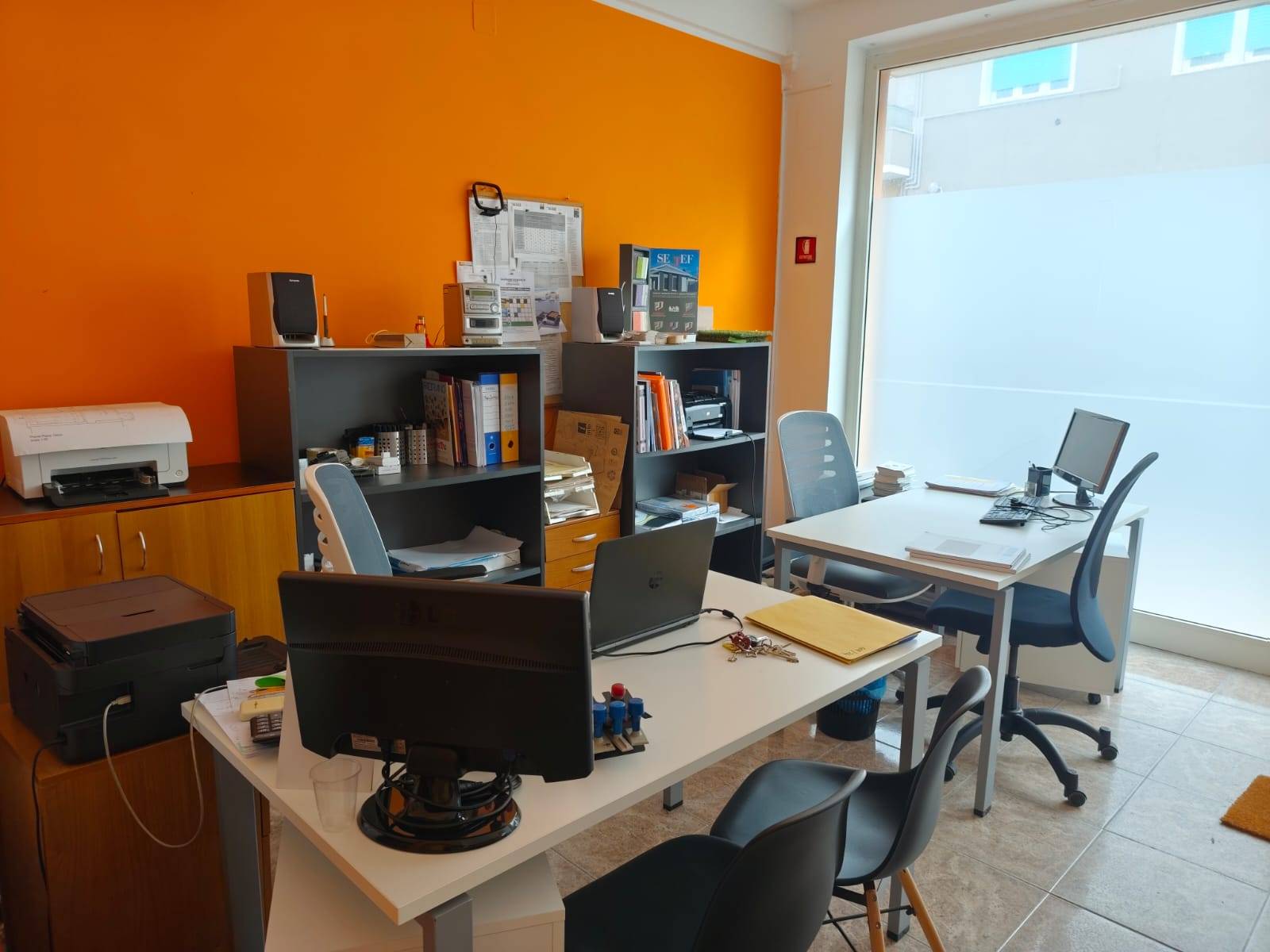 Locale commerciale in affitto a Pescara, Zona Nord