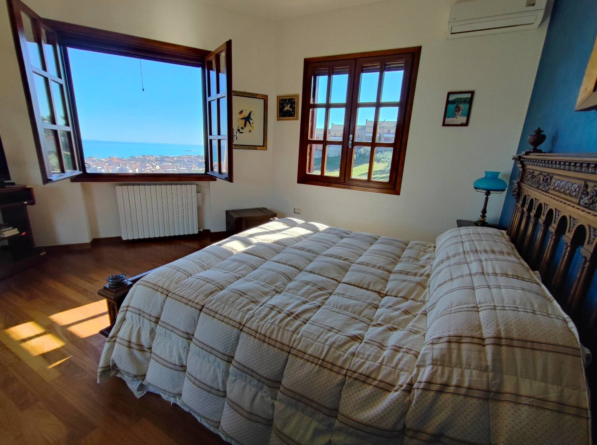 Villa, Casa singola in vendita a Pescara, Zona Colli