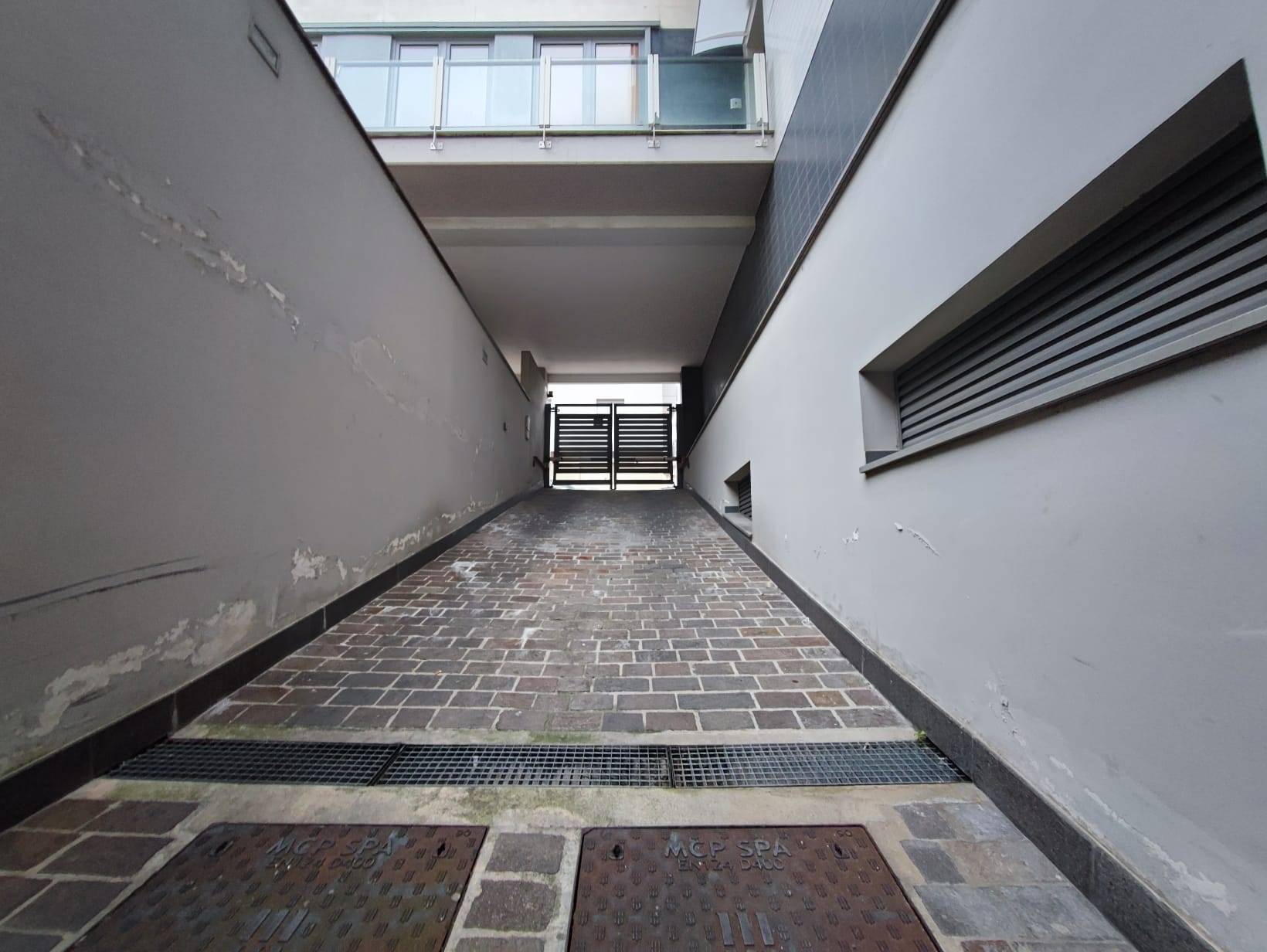 Garage in vendita a Pescara, Centro