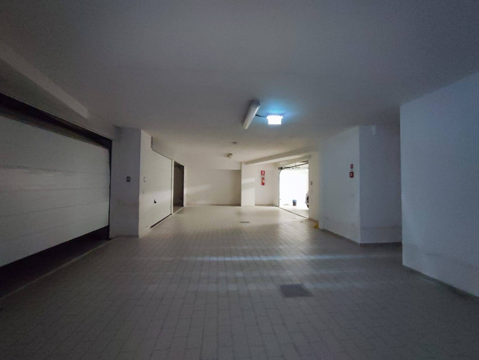 Garage in vendita a Pescara, Centro