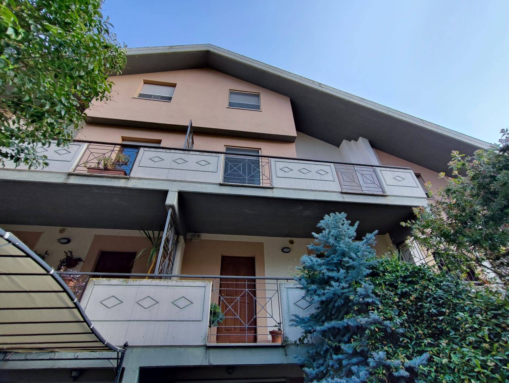 Villette a schiera in vendita a Pescara, Zona Colli