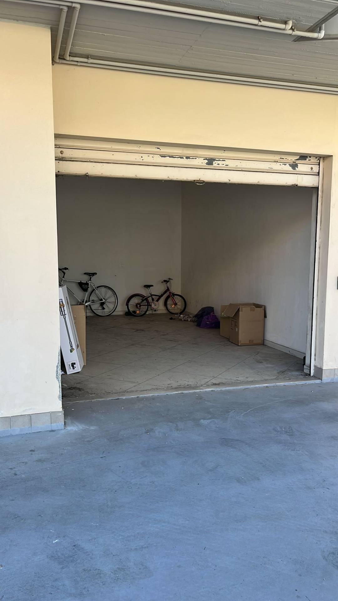 Box o garage in vendita a Pescara, Zona Ospedale