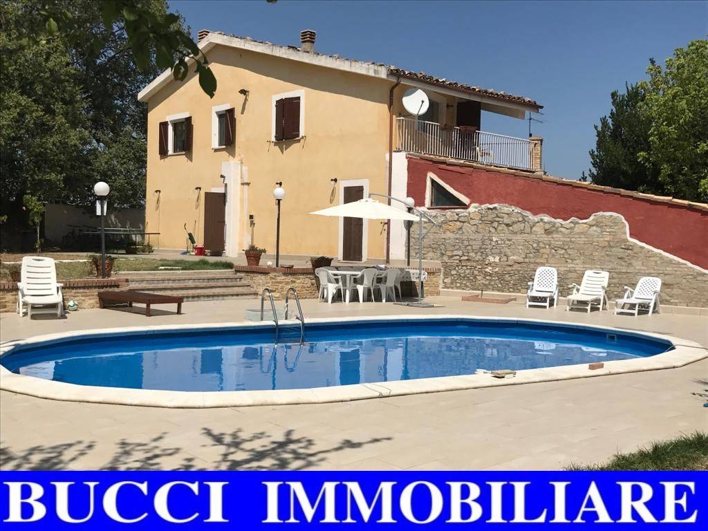Villa, Casa singola in vendita a Civitaquana, Salaiano
