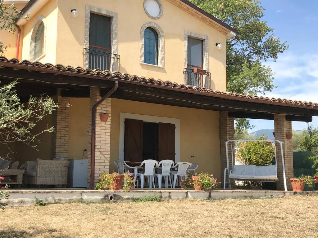 Villa, Casa singola in vendita a Civitaquana, Salaiano