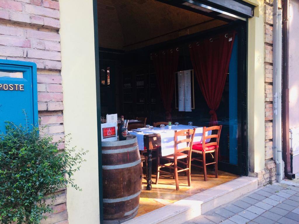 Locale commerciale in vendita a Pescara, Porta Nuova