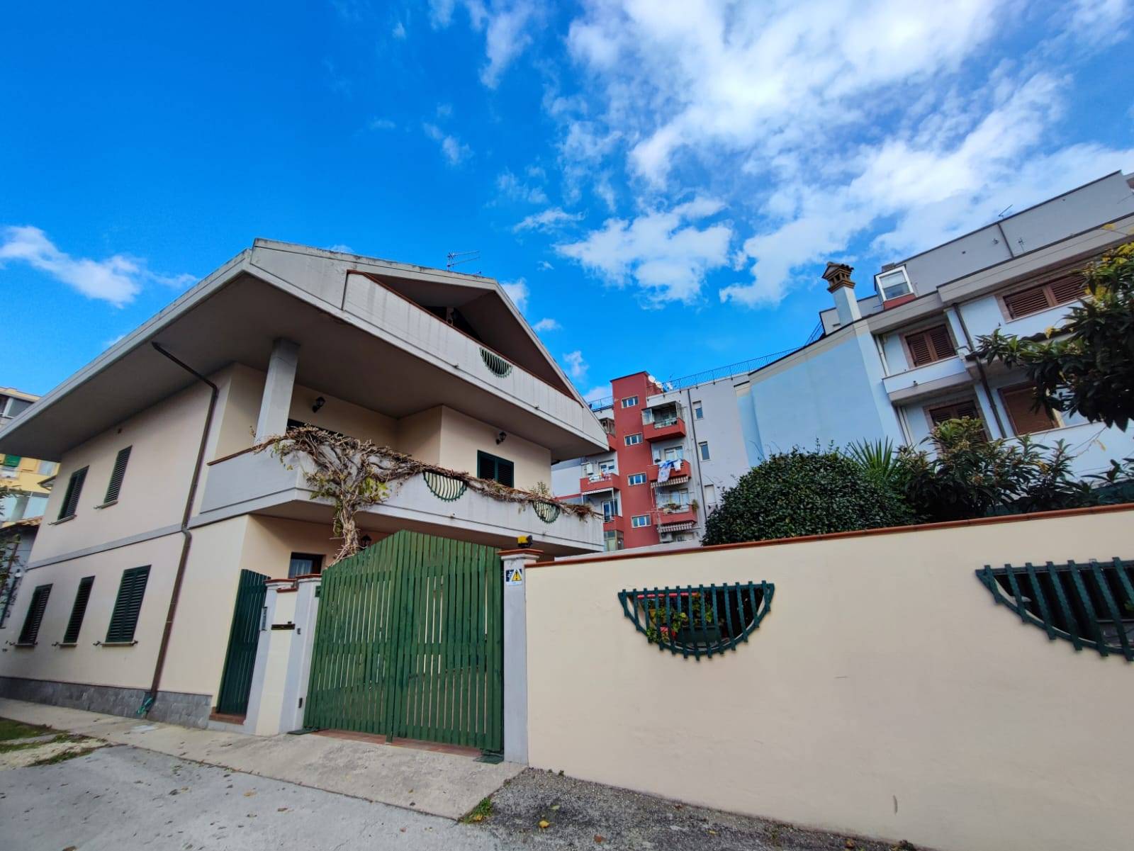 Villa, Casa singola in vendita a Pescara, Zona Ospedale