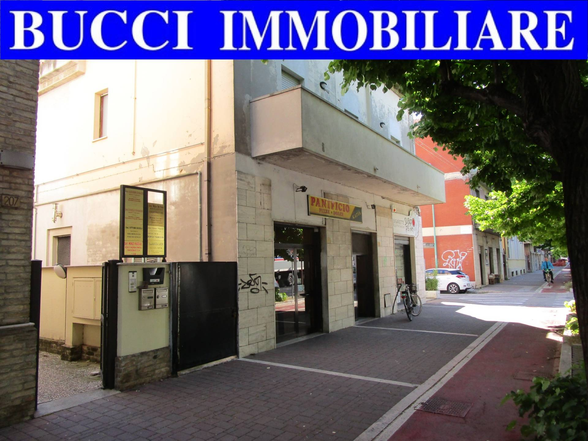 Locale commerciale in vendita a Pescara, Porta Nuova