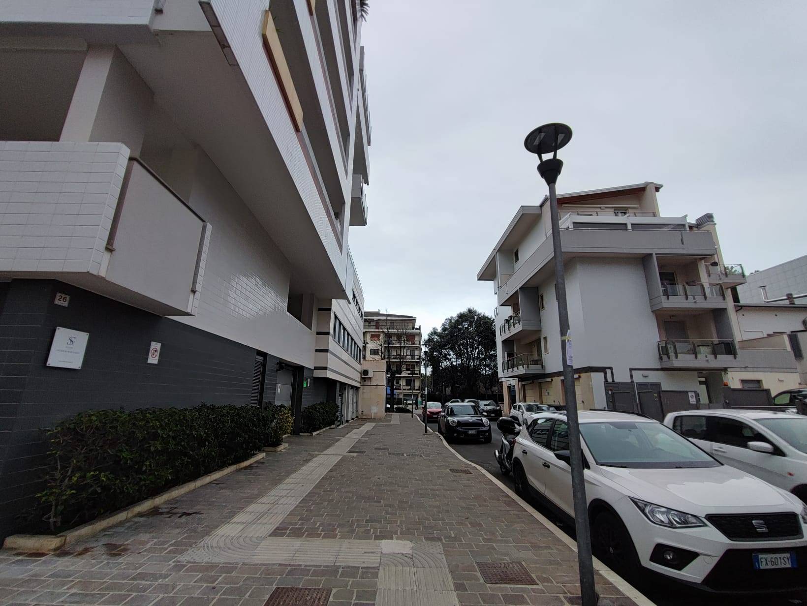 Garage in vendita a Pescara, Centro