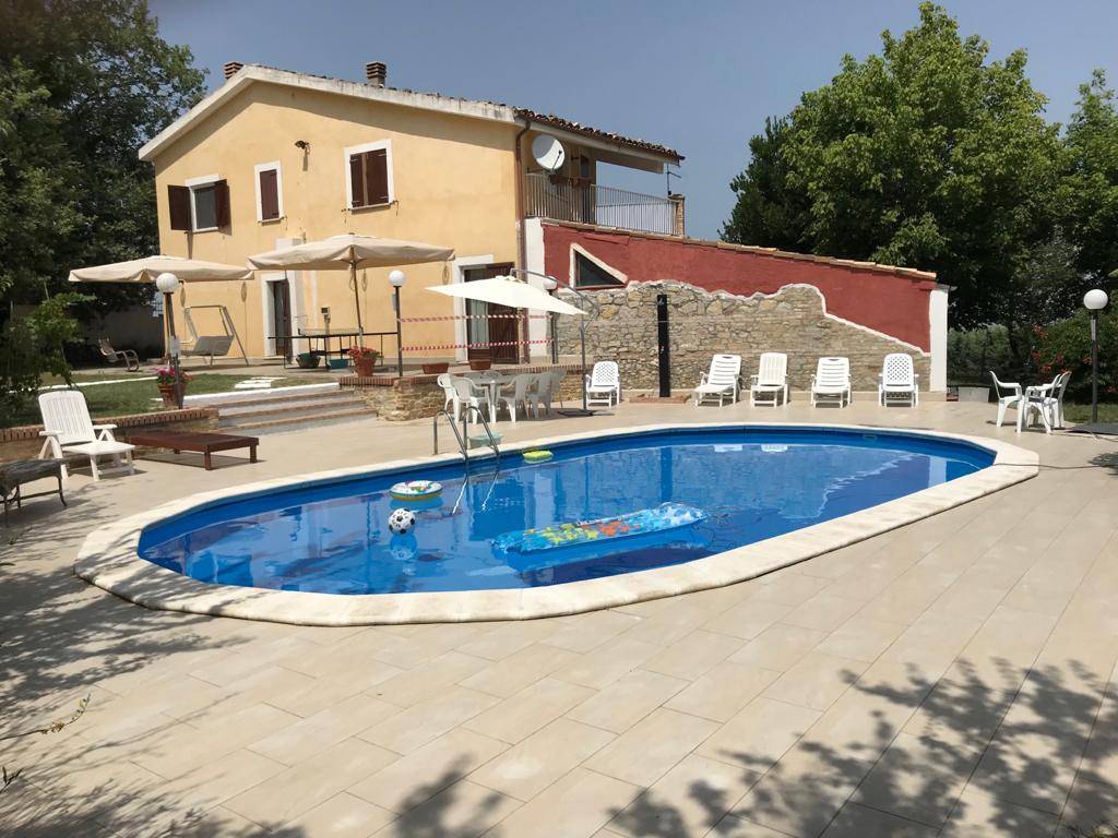 Villa, Casa singola in vendita a Civitaquana, Salaiano