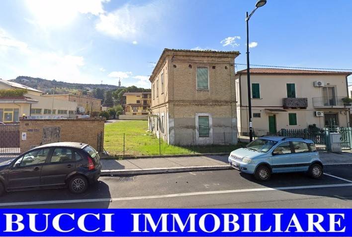 Villa, Casa singola in vendita a Pescara, Zona Nord