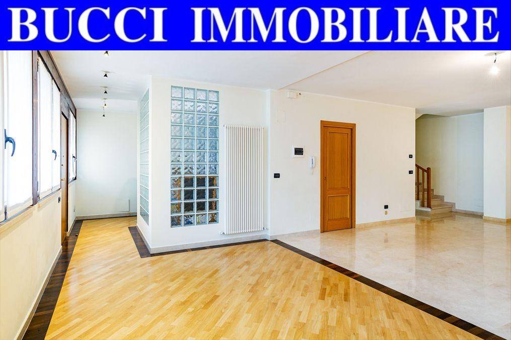 Villette a schiera in vendita a Citt Sant'Angelo, San Martino Bassa