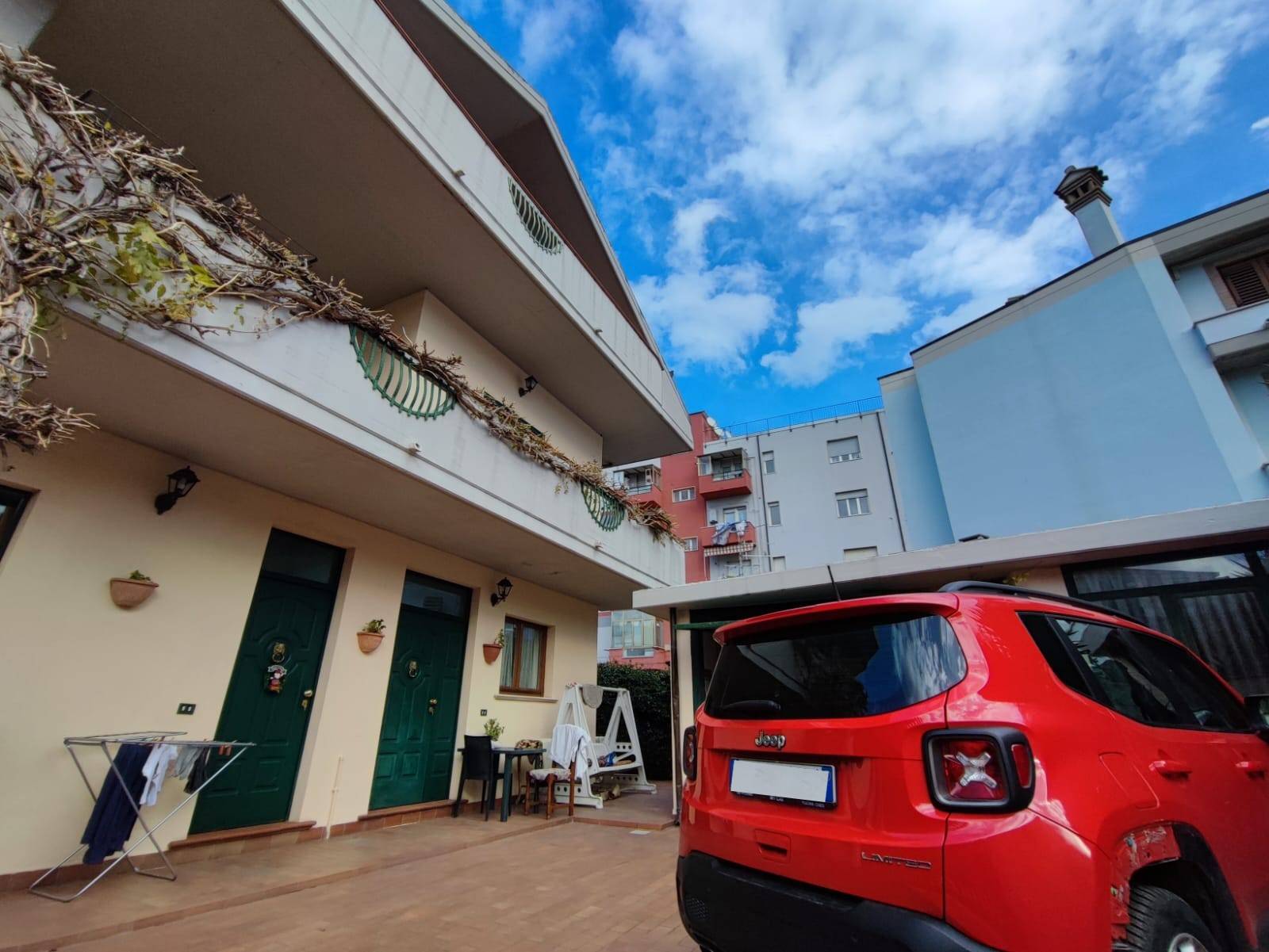 Villa, Casa singola in vendita a Pescara, Zona Ospedale