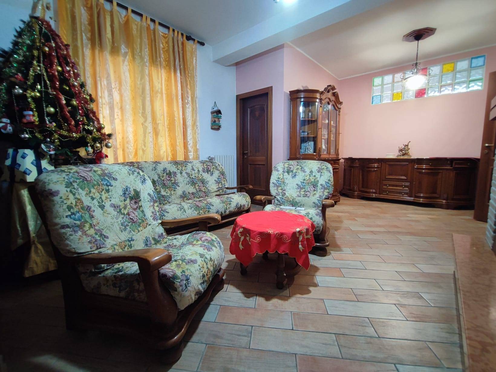 Villa, Casa singola in vendita a Pescara, Zona Ospedale