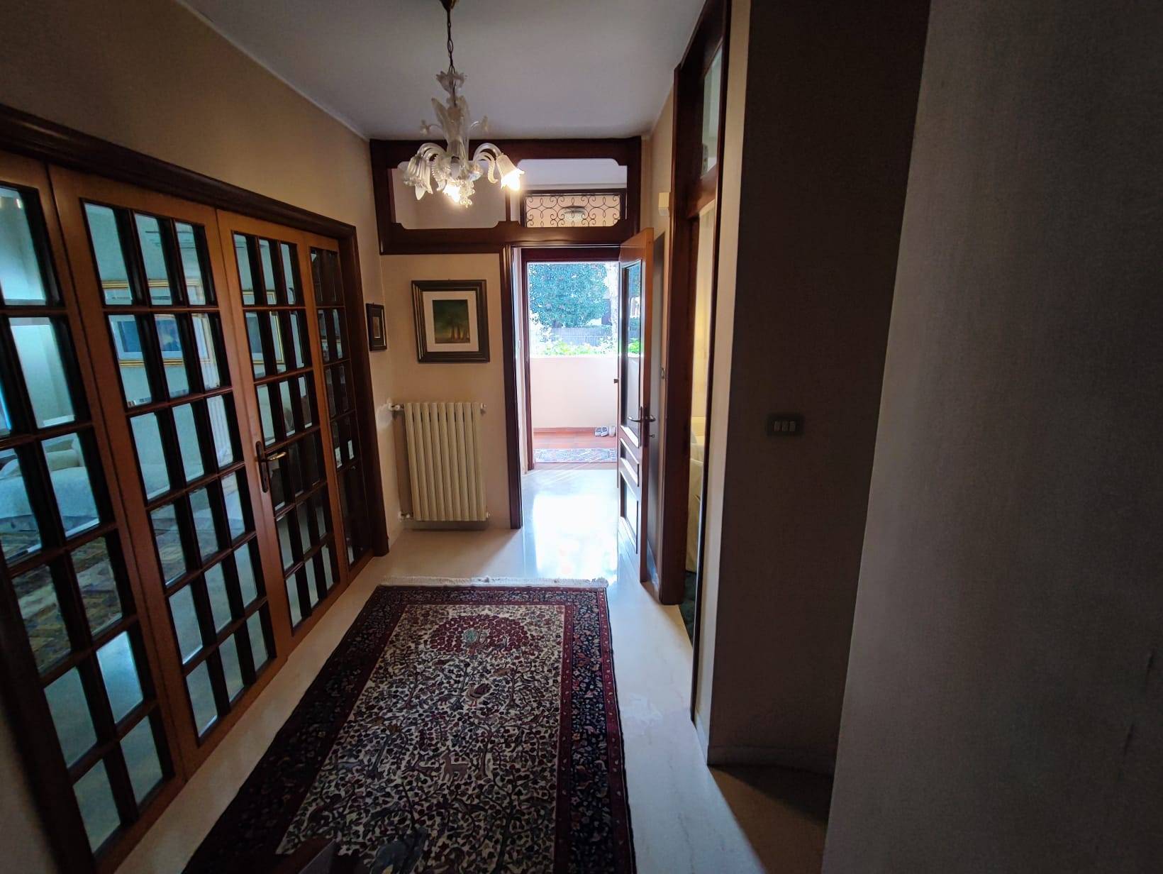 Villa, Casa singola in vendita a Pescara, Centro
