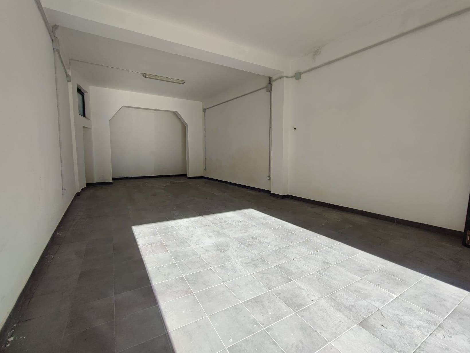 Garage in affitto a Pescara, Centro