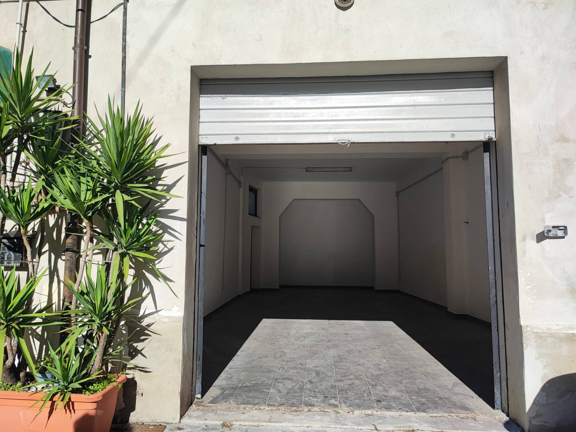 Garage in affitto a Pescara, Centro