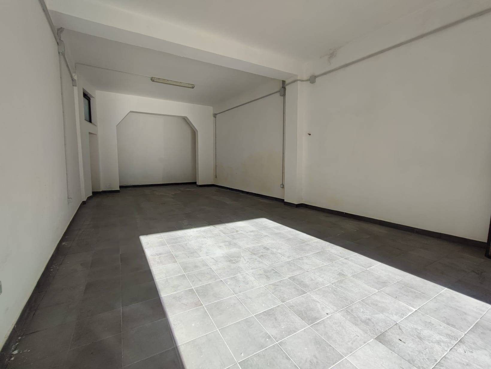 Garage in affitto a Pescara, Centro