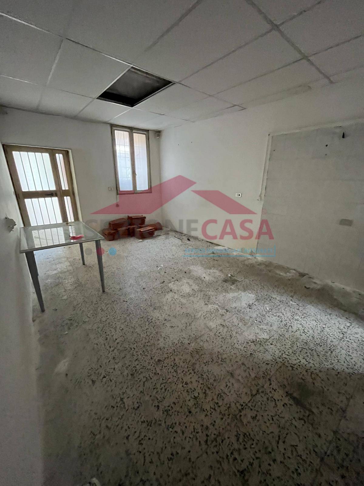 Appartamento in vendita a Saronno, Centro