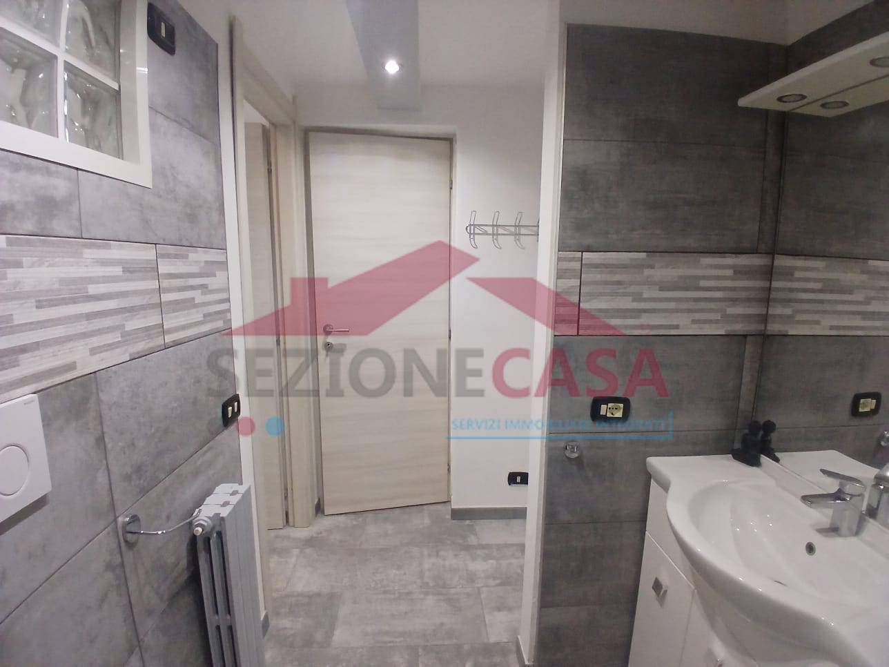 Appartamento in vendita a Saronno, Centro