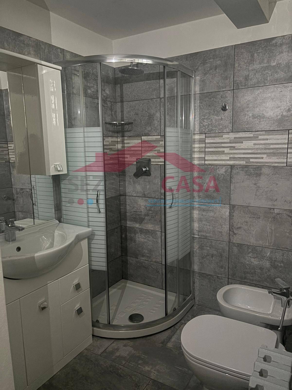 Appartamento in vendita a Saronno, Centro