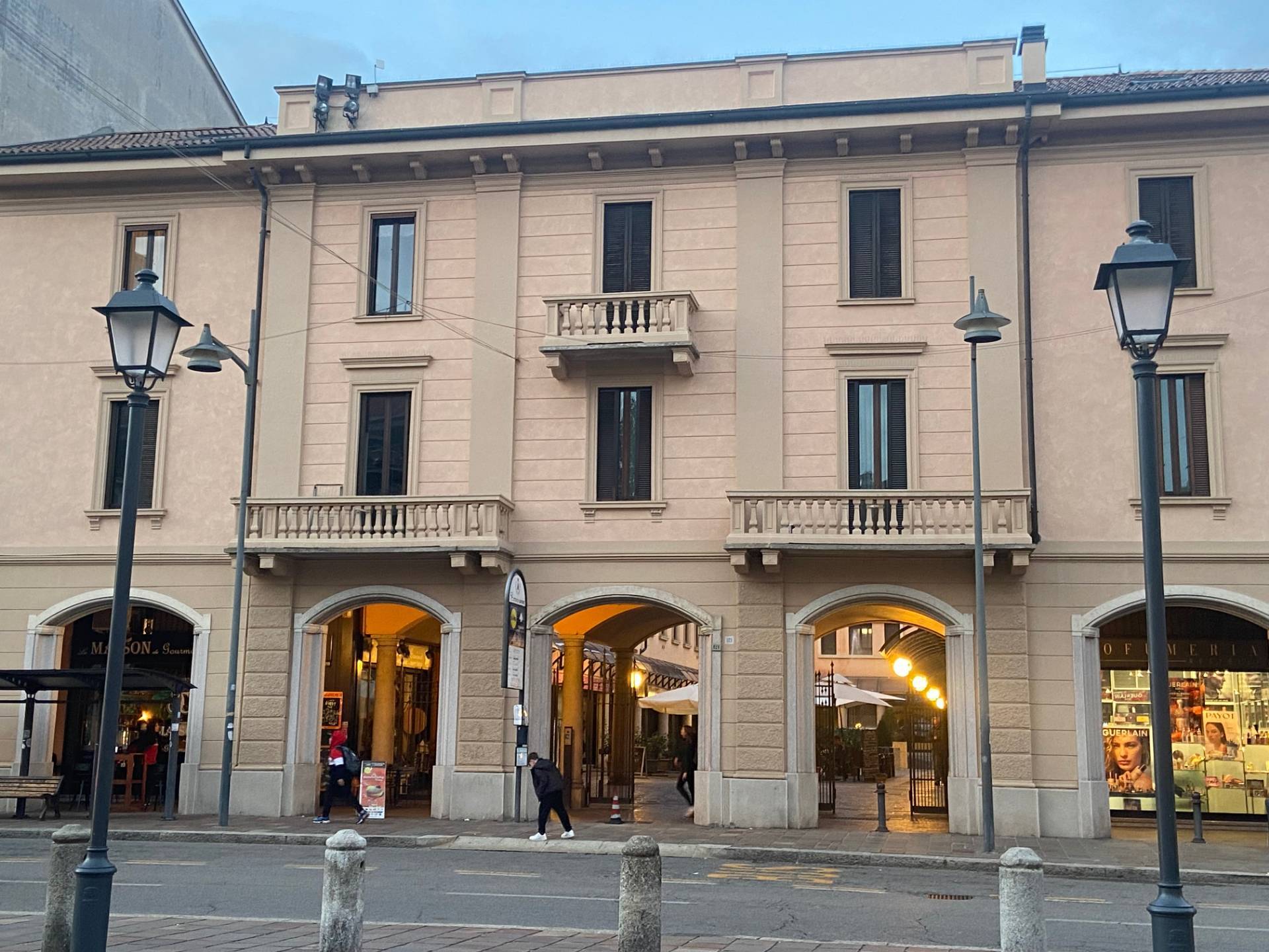 Appartamento + Mansarda in affitto a Saronno, Centro