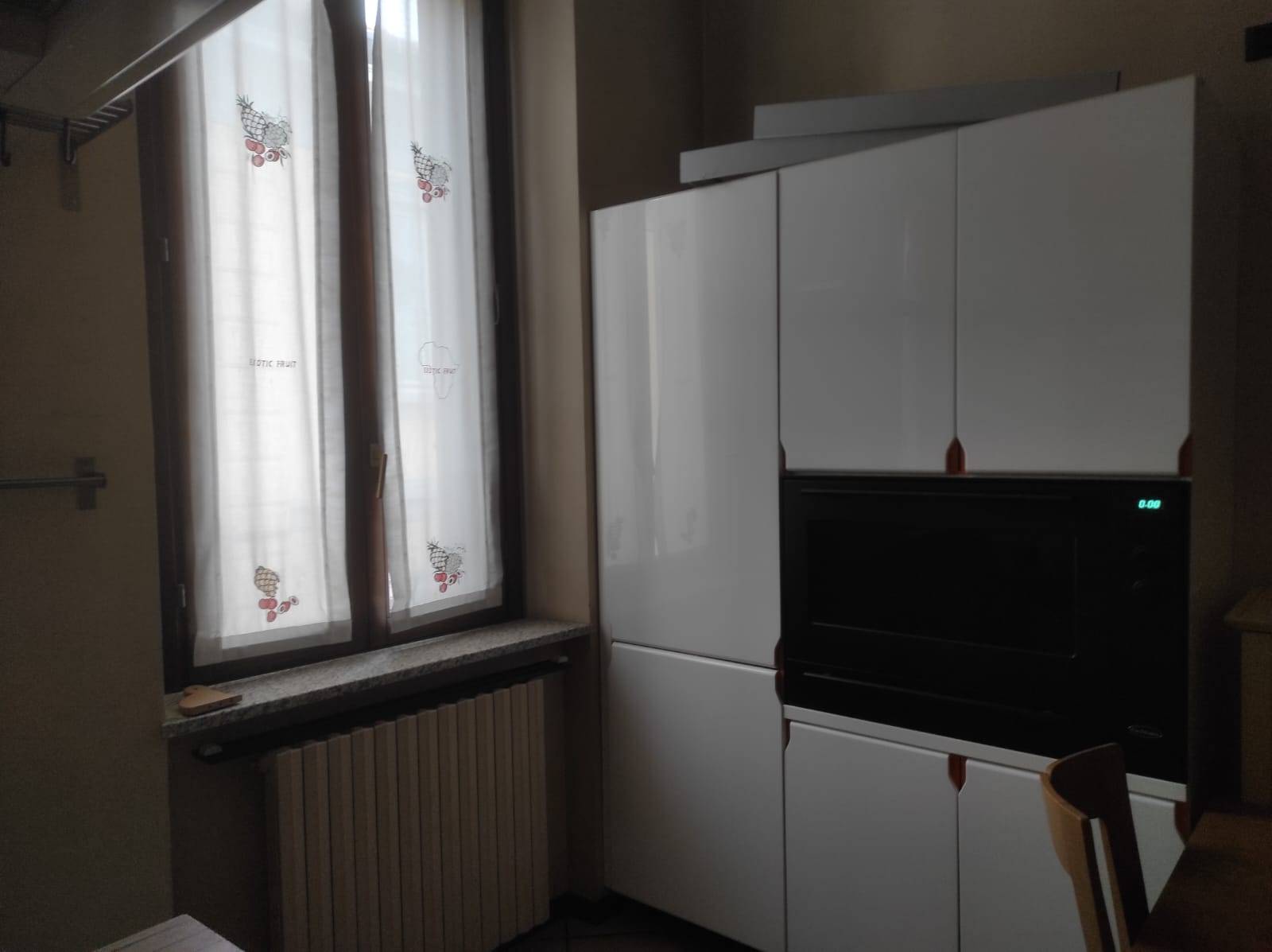 Appartamento + Mansarda in affitto a Saronno, Centro