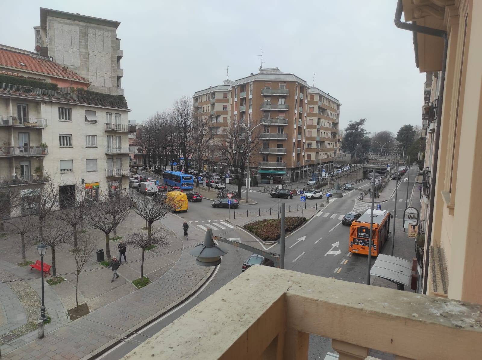 Appartamento + Mansarda in affitto a Saronno, Centro