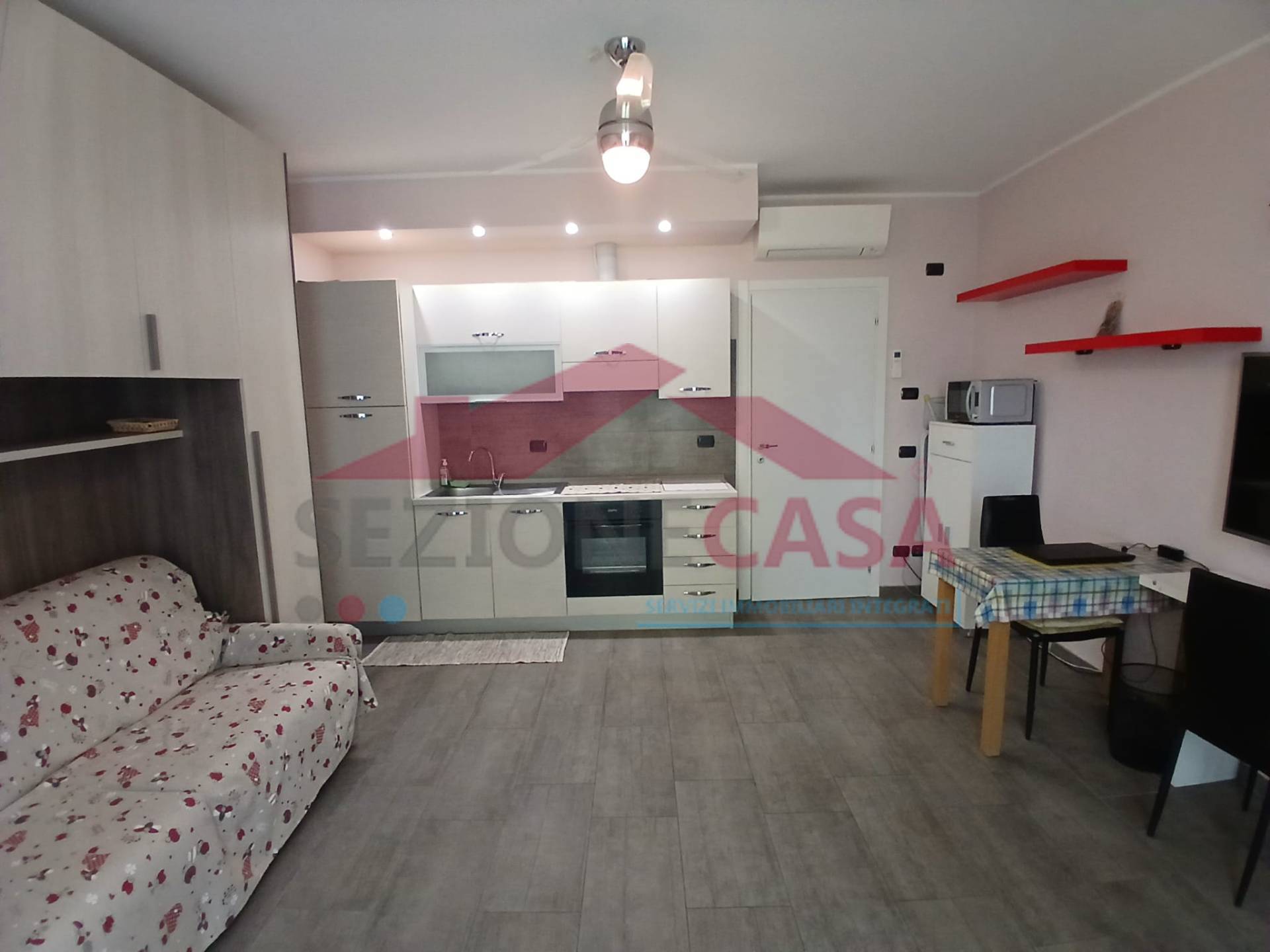 Appartamento in vendita a Saronno, Centro