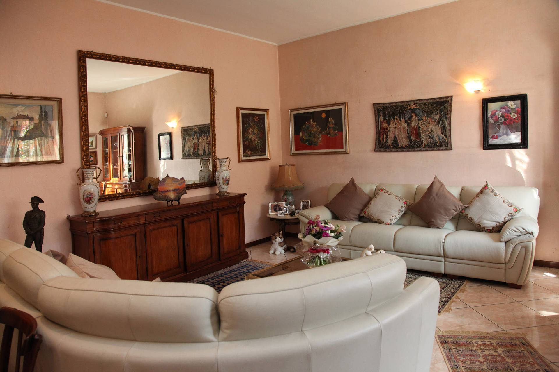 Villa in vendita a Saronno