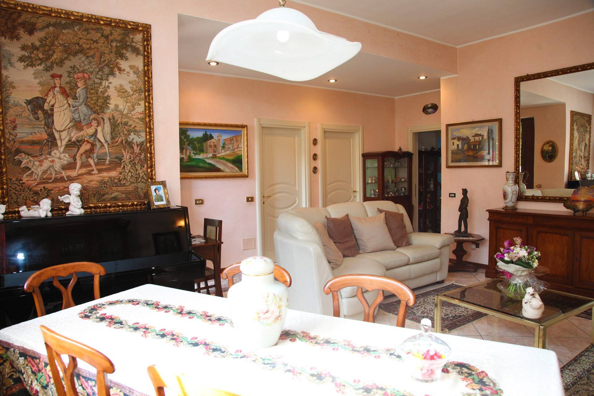 Villa in vendita a Saronno