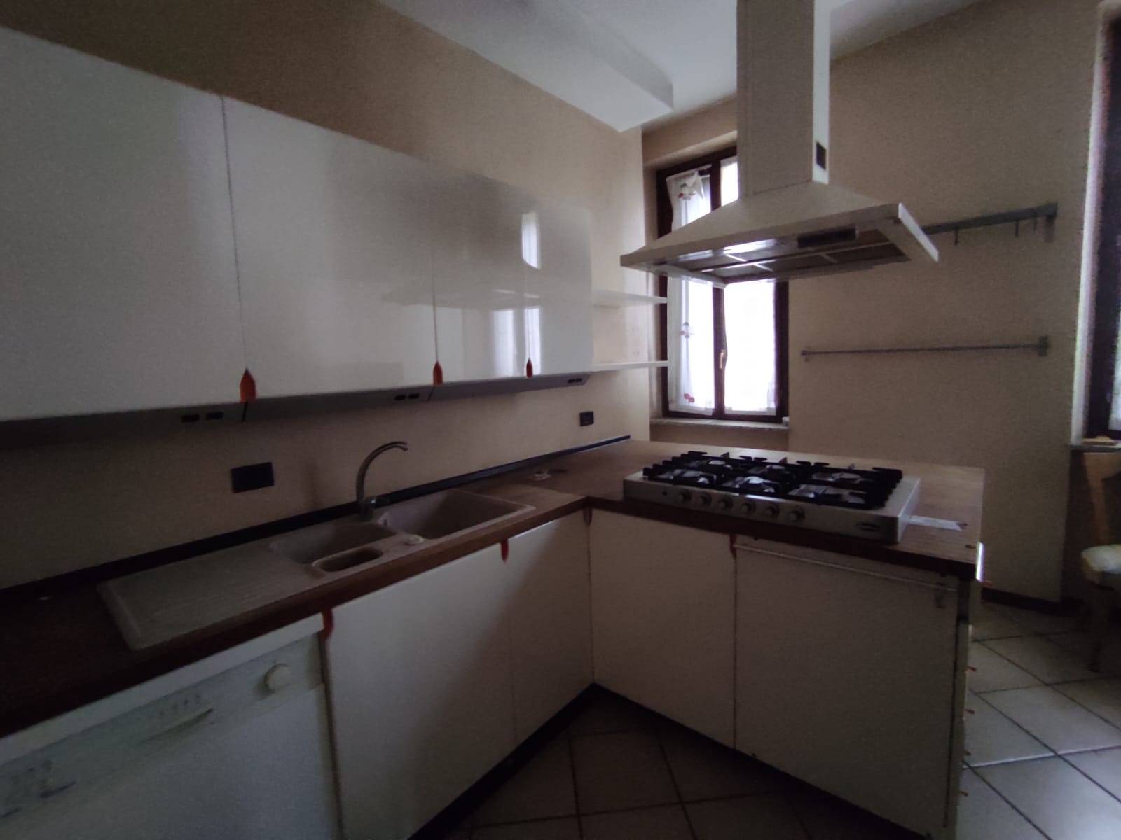 Appartamento + Mansarda in affitto a Saronno, Centro