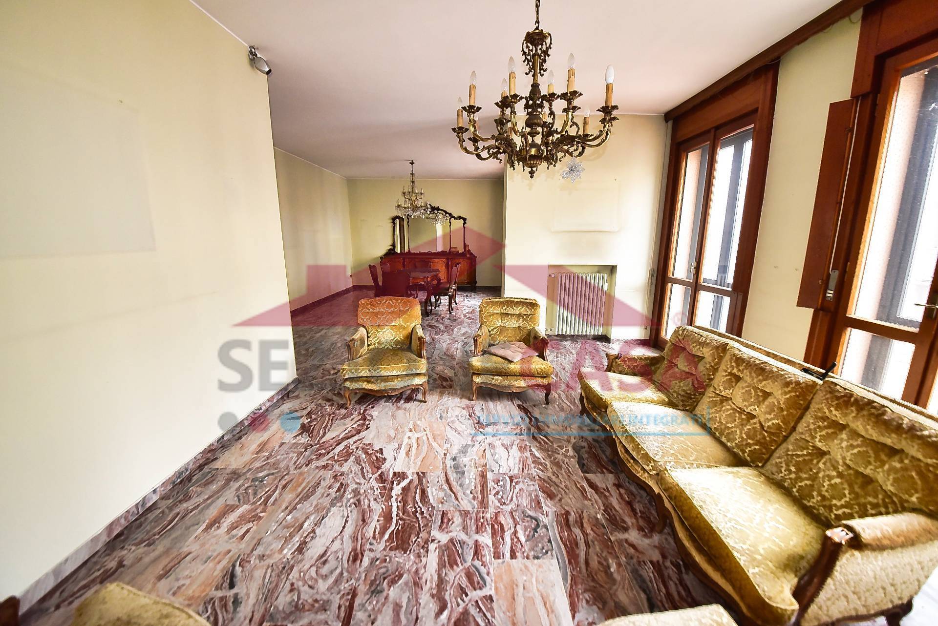 Appartamento in vendita a Saronno, Centro