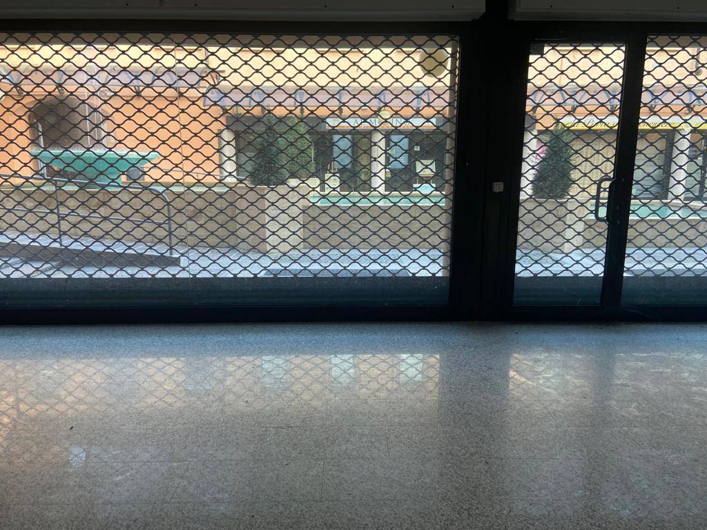 Locale commerciale in affitto a Saronno