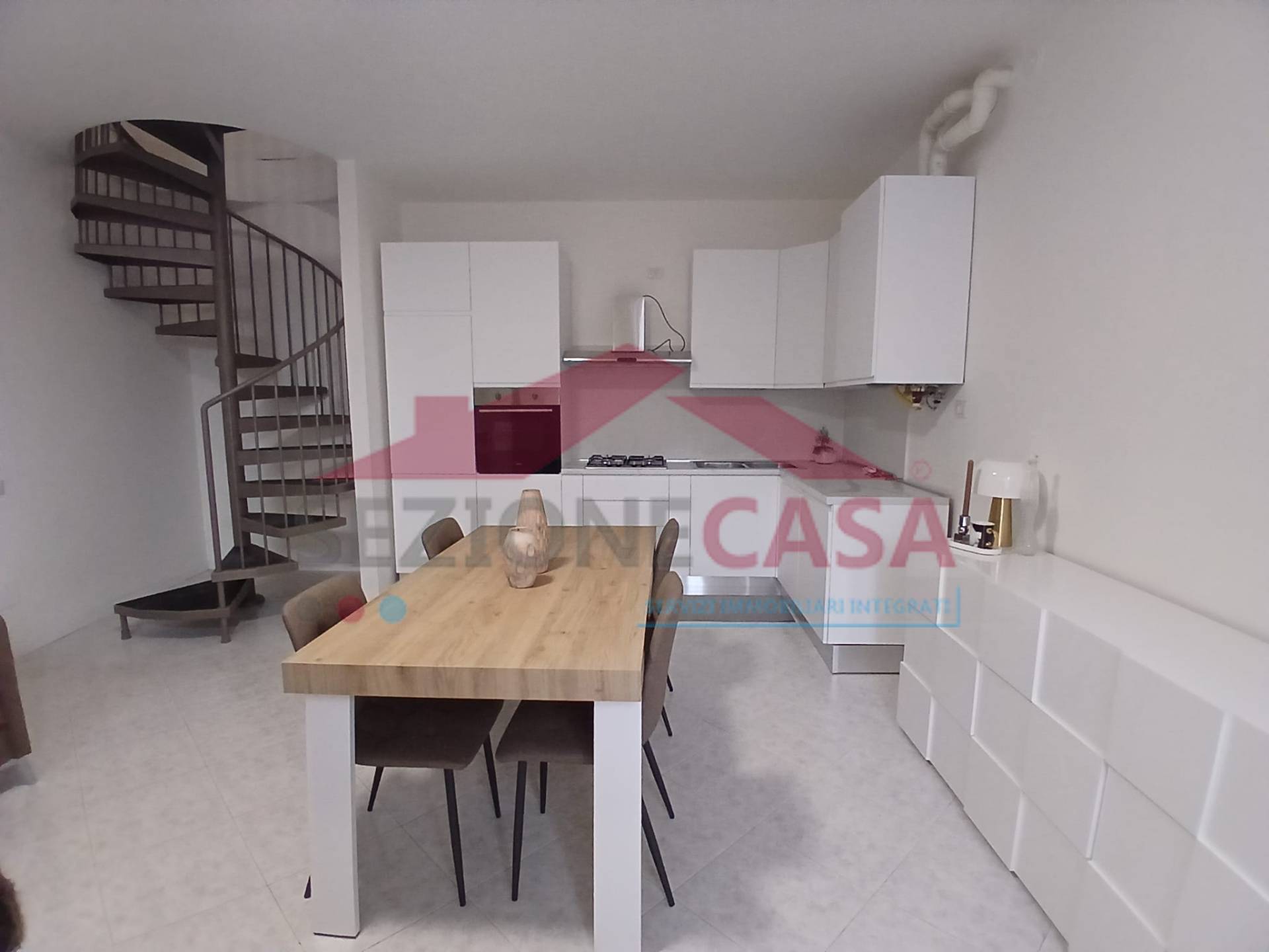 Appartamento in affitto a Saronno, Centro