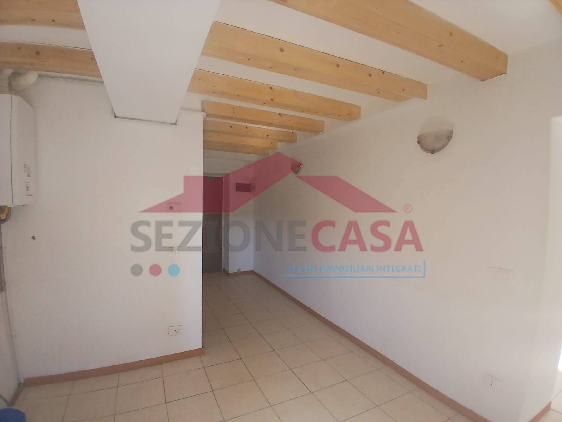 Appartamento in vendita a Saronno, Centro