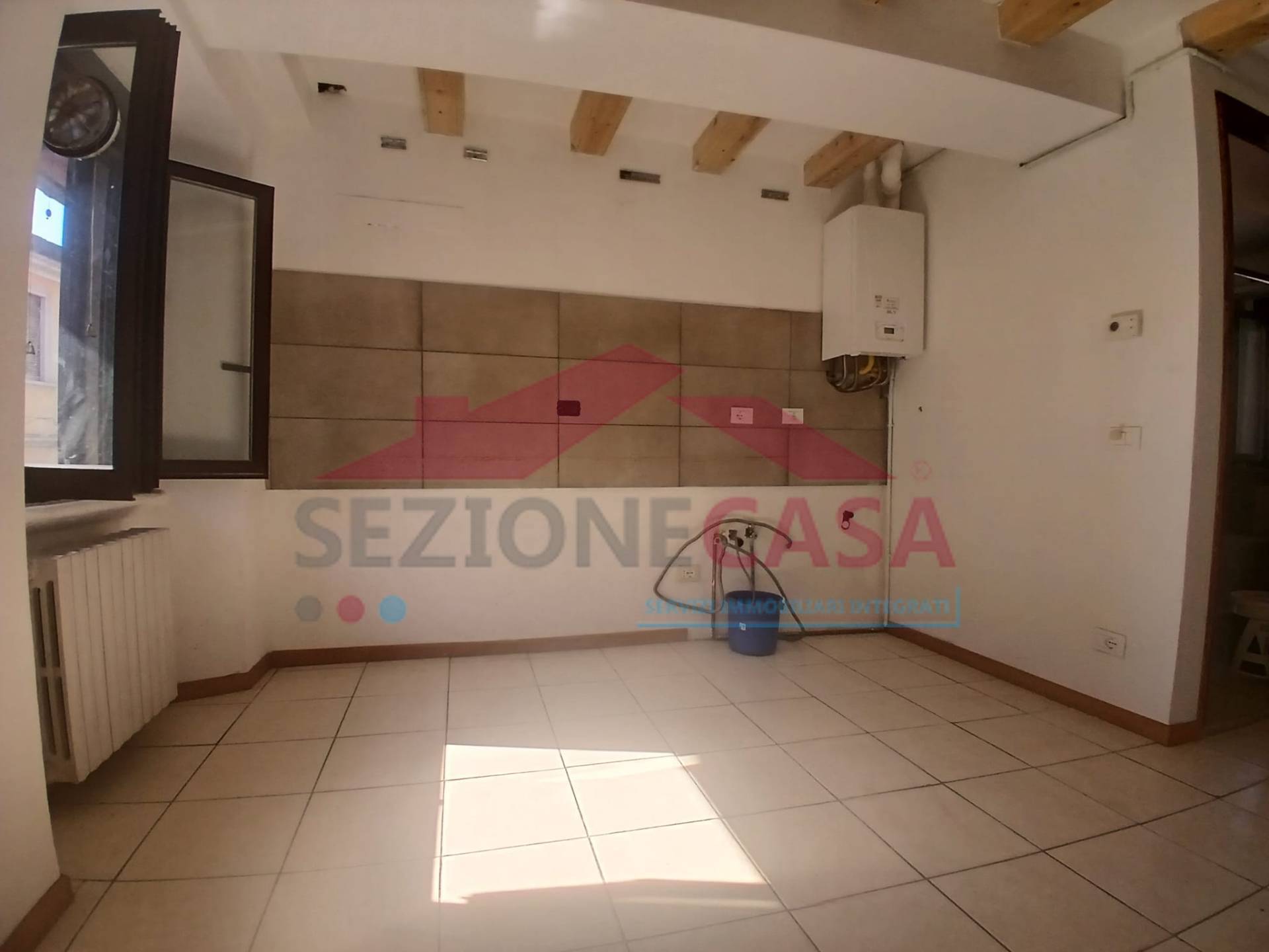 Appartamento in vendita a Saronno, Centro