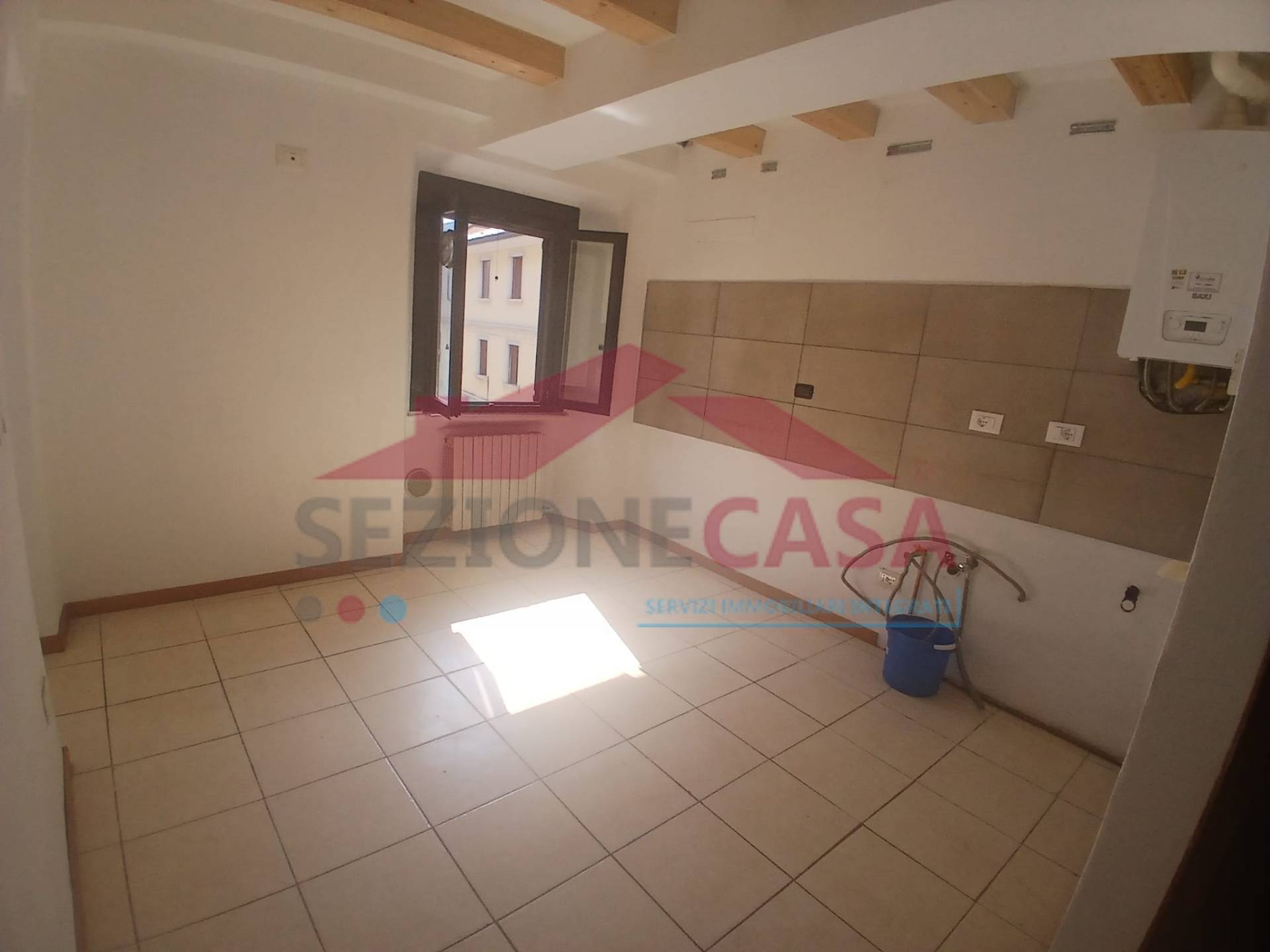 Appartamento in vendita a Saronno, Centro