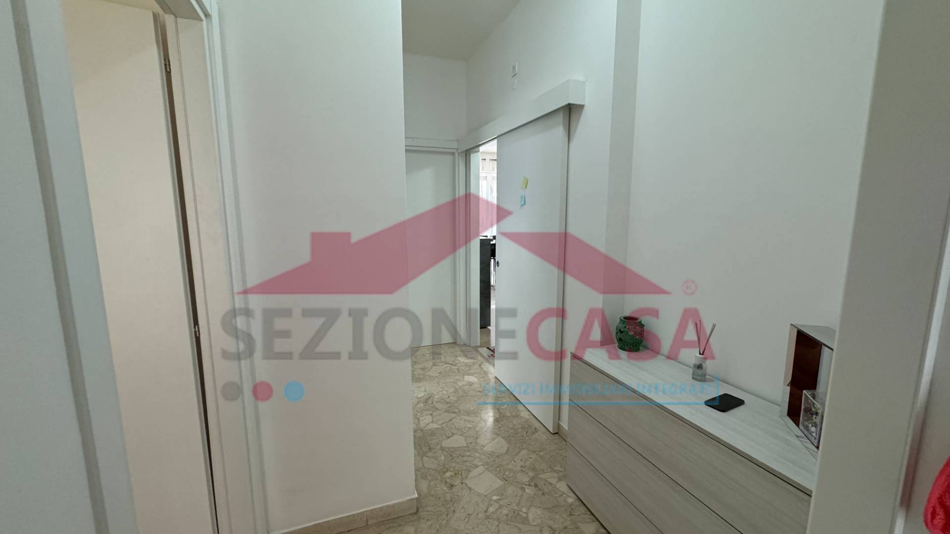 Appartamento in vendita a Saronno, Centro