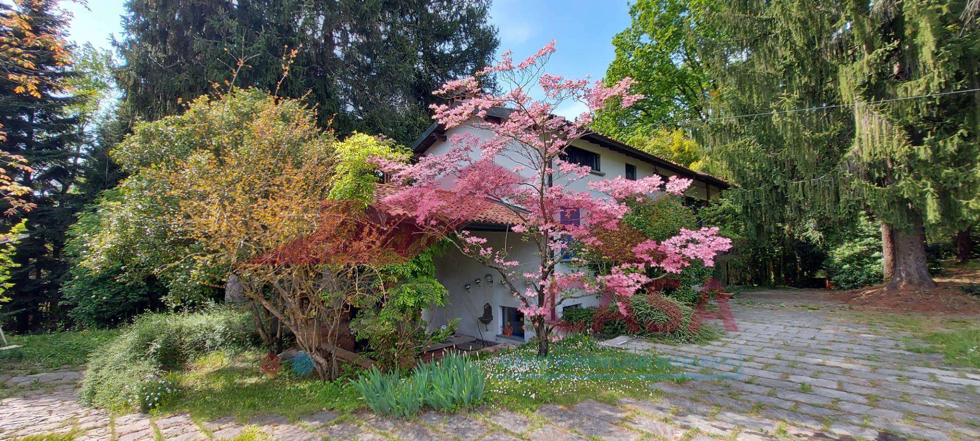 Casa singola in vendita a Tradate, Abbiate Guazzone