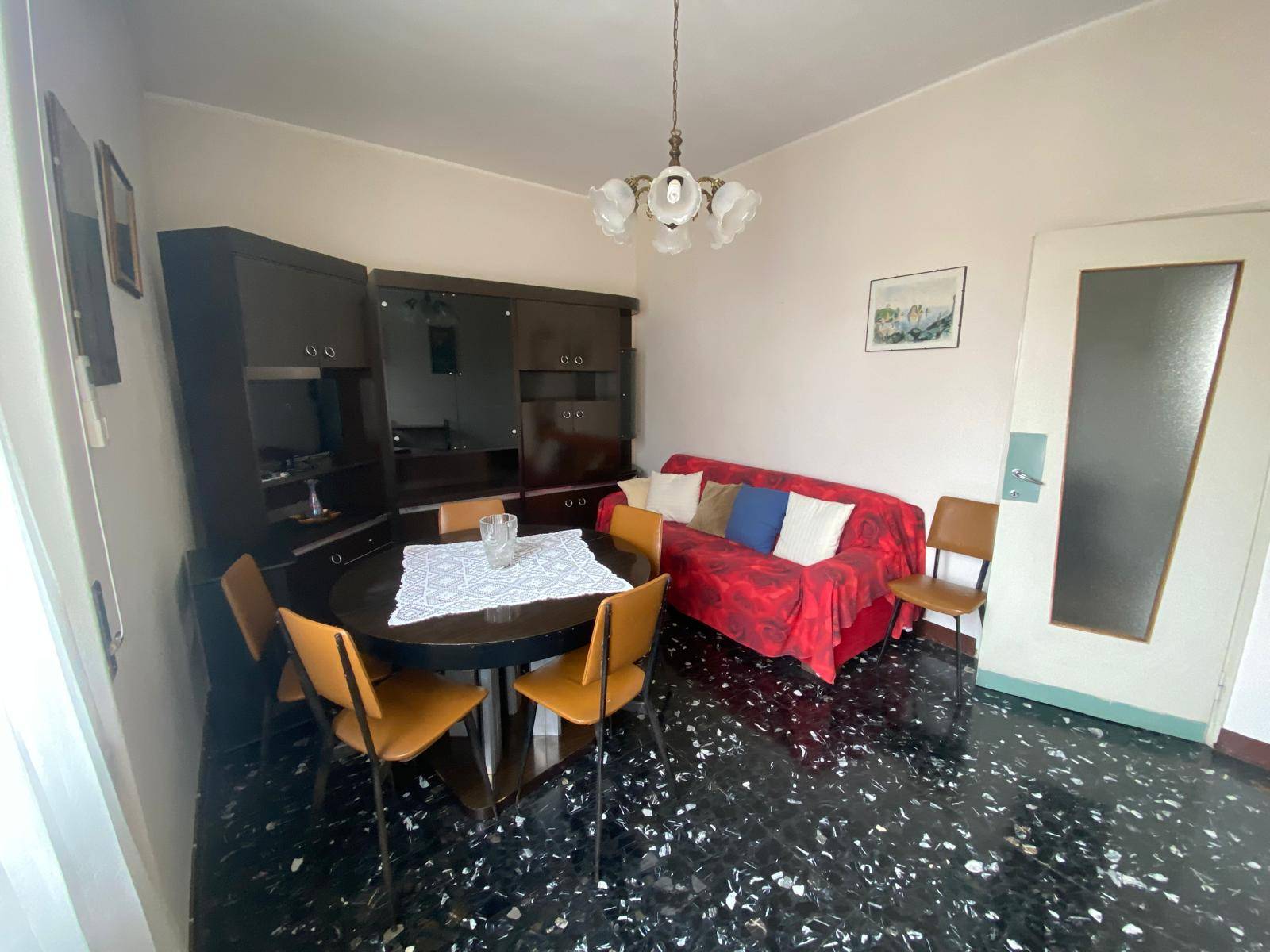 Appartamento in vendita a Saronno, Centro