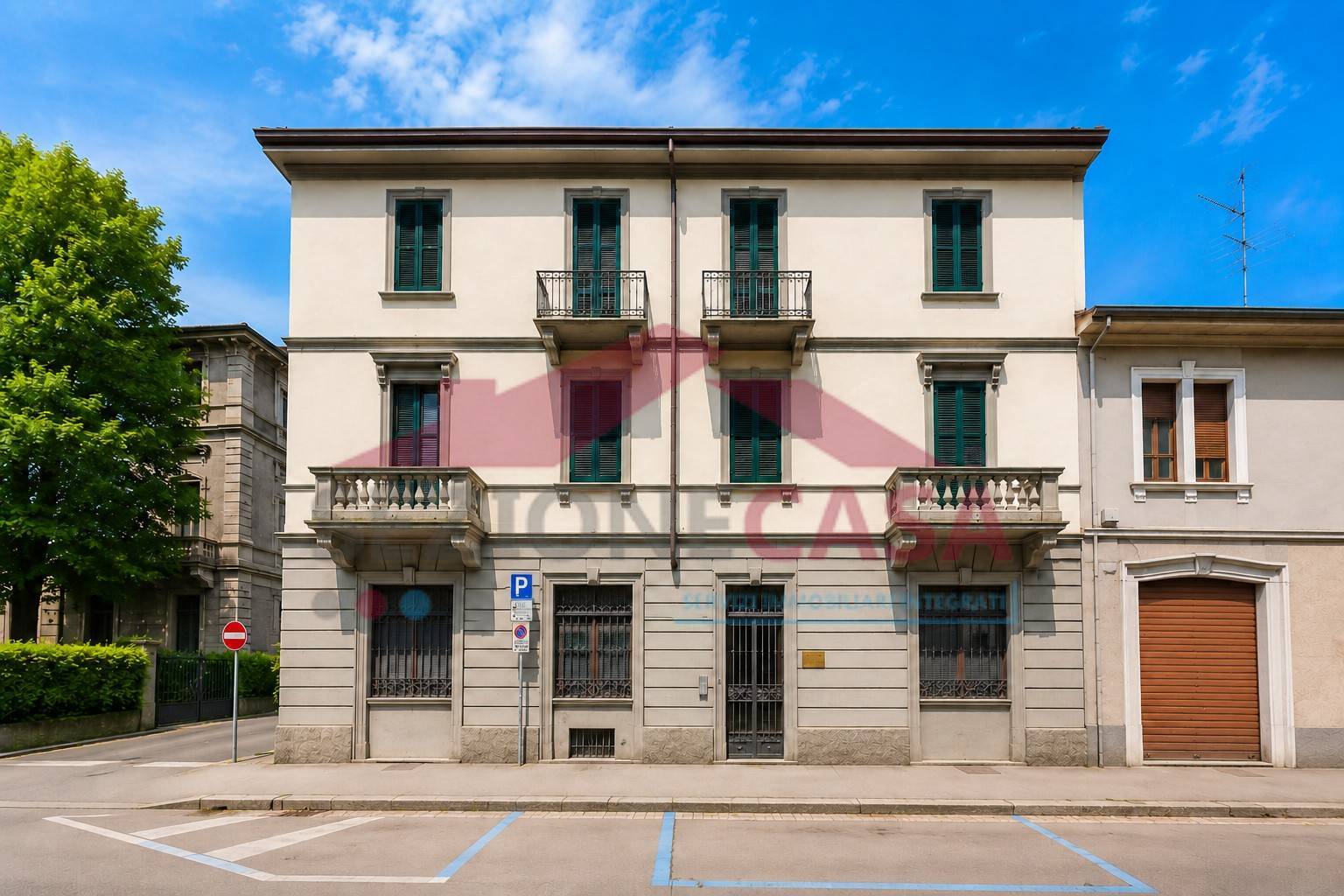 Casa singola in vendita a Saronno, Centro
