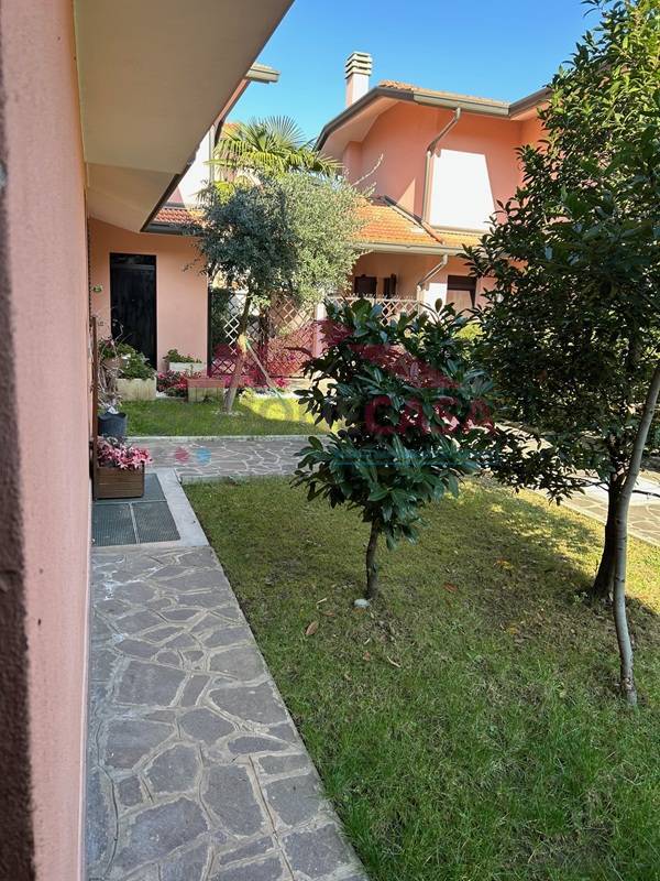 Villette a schiera in vendita a Uboldo