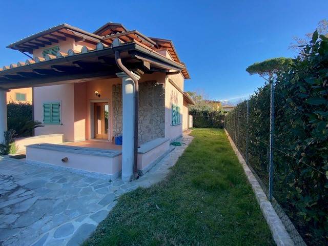 Casa indipendente in affitto, Forte dei Marmi ponente