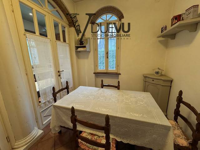 Bifamiliare in affitto a Forte dei Marmi, Centrale