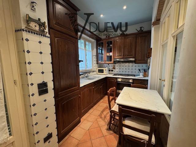 Bifamiliare in affitto a Forte dei Marmi, Centrale