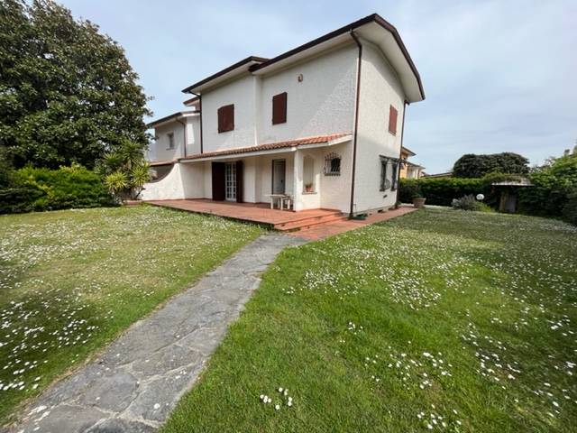 Bifamiliare in vendita a Seravezza, Querceta