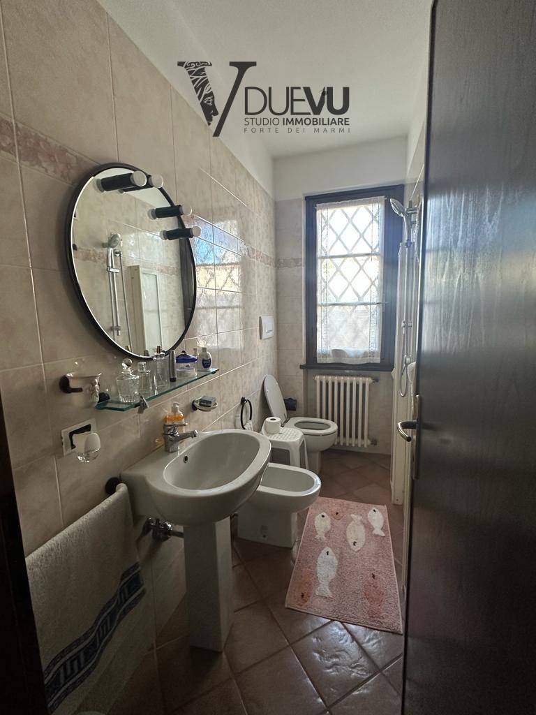 Villa in vendita a Forte dei Marmi, Vittoria Apuana